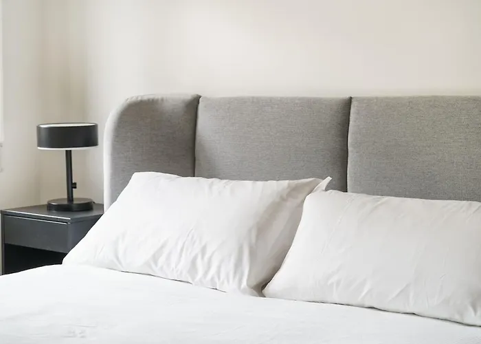 Elegant In The Heart Of Apartment *