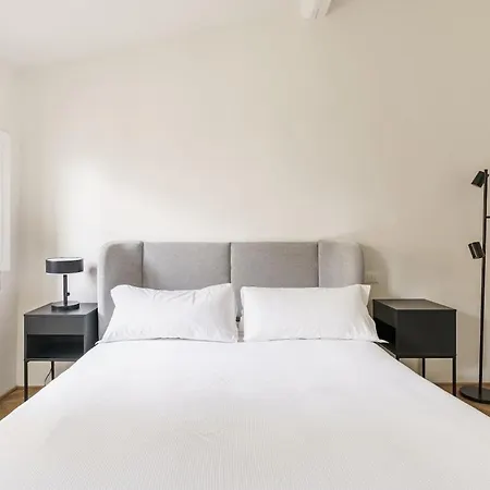 Апартаменты Elegant In The Heart Of Флоренция